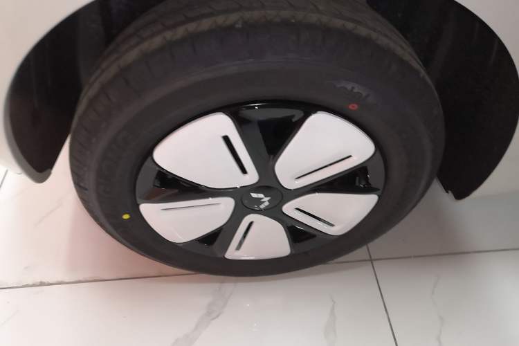 Used Wuling Hongguang MINIEV 2025 Four-Door Version Advanced Edition
