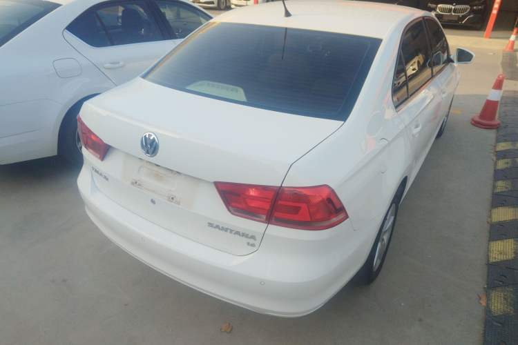 Used Volkswagen Santana 2015 1.6L Manual Comfort Edition
