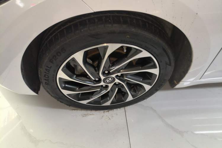 Used Hyundai Elantra 2019 1.4T Dual-Clutch Xuan Dong · Dynamic Model
