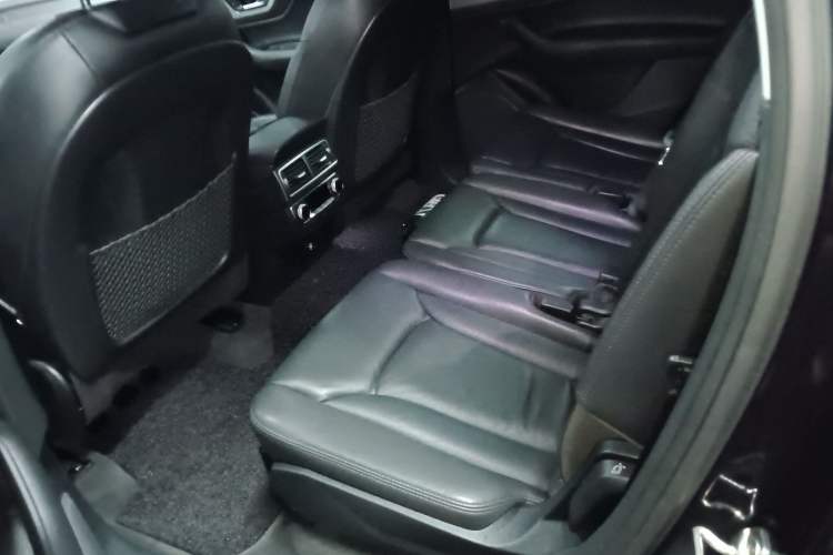 Used Audi Q7 2019 45 TFSI Comfort Model
