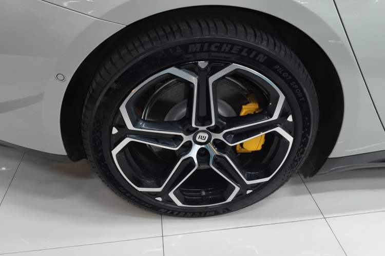 Used  SU7 2024 Four-Wheel Drive Ultra-Long Range Advanced Intelligent Driving Max Edition