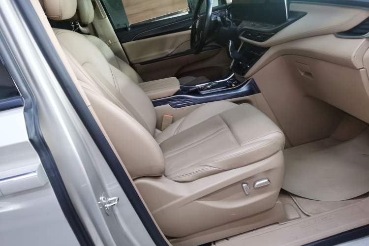 Used Buick GL8 2021 ES Landtrek 653T Luxury Model
