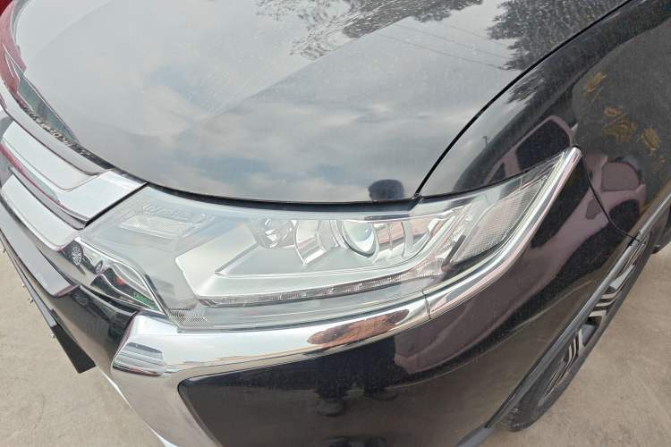 Used Mitsubishi Outlander 2018 2.0L Two-Wheel Drive Glory Edition 5 Seats