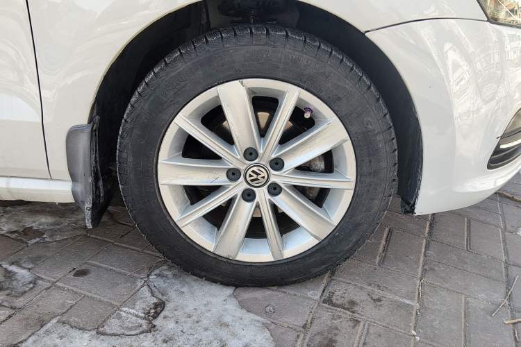 Used Volkswagen Polo 2014 1.4L Manual Comfort Edition
