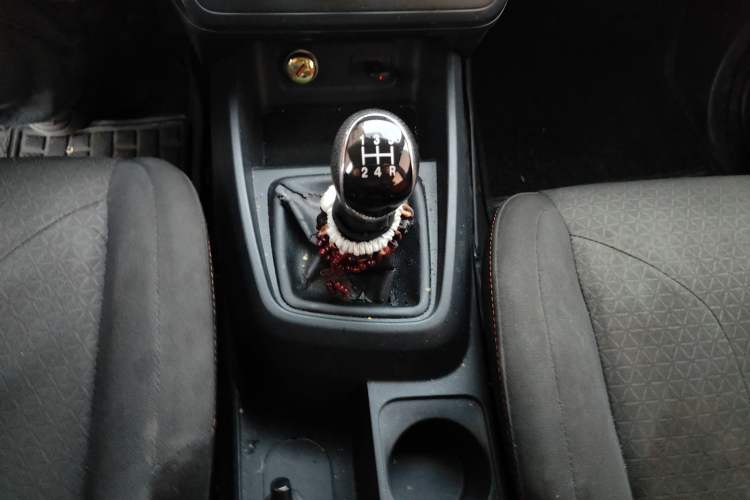 Used Dongfeng Fengon 380 2022 1.5L Standard Edition 7-Seater Passenger Vehicle
