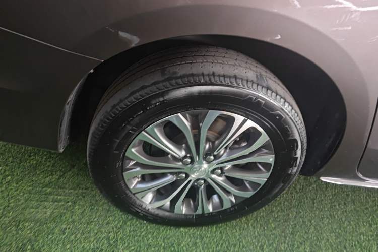 Used Buick GL8 2023 Land Executive Class Smart Enjoyment Model
