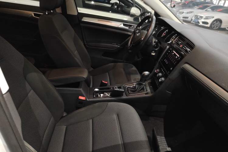 Used Volkswagen Golf 2019 280TSI DSG Comfort Version China VI Standard
