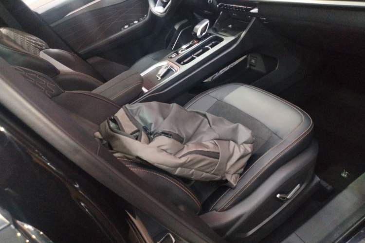 Used Geely Auto Haoyue L 2025 2.0T DCT Luxury Edition
