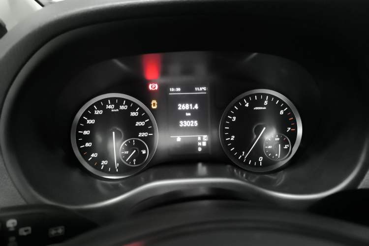 Used Mercedes-Benz Vito 2023 2.0T Business Version 7 Seats