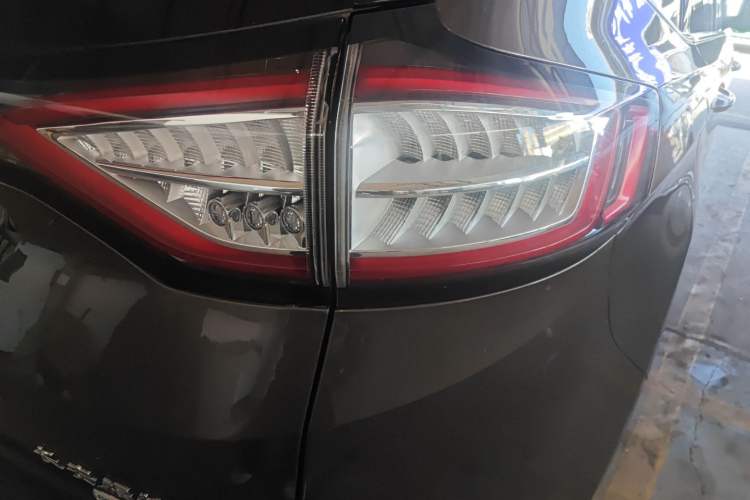 Used Ford Edge 2016 EcoBoost 245 Two-Wheel-Drive Titanium 5-Seater