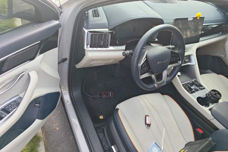 Used BYD Song PLUS New Energy 2023 Champion Edition DM-i 110KM Flagship PLUS
