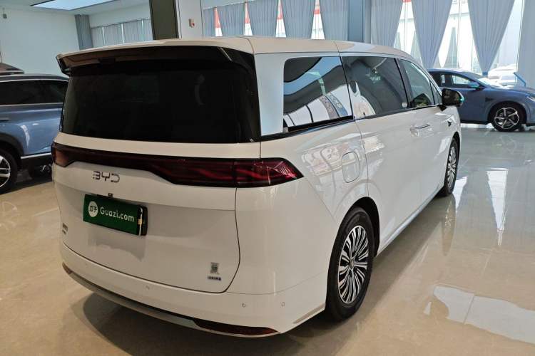 Used BYD Xia 2025 DM-i 1.5T 180km Excellence Model
