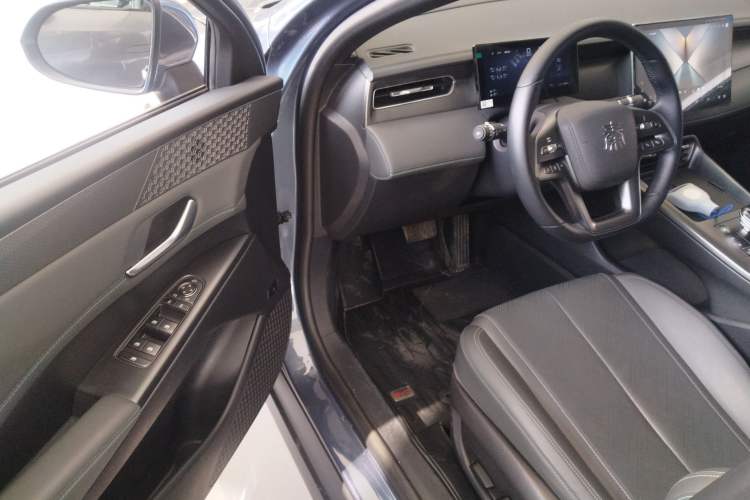 Used BYD Qin PLUS 2025 DM-i Smart Drive 120KM Superior Model
