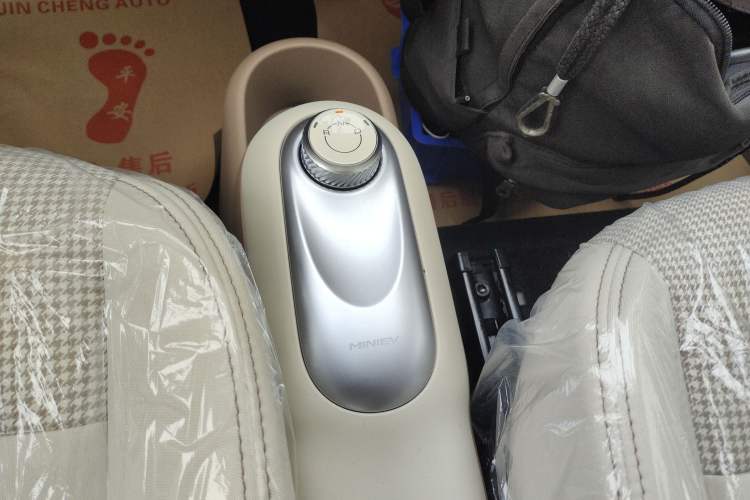 Used Wuling Hongguang MINIEV 2025 Four-Door Version Advanced Edition
