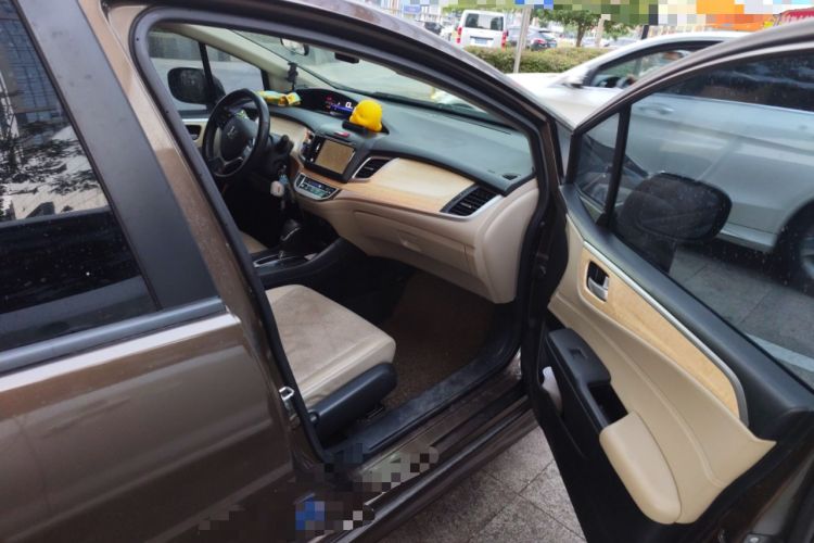Used Honda Jade 2013 1.8L automatic Comfort version 5 seats