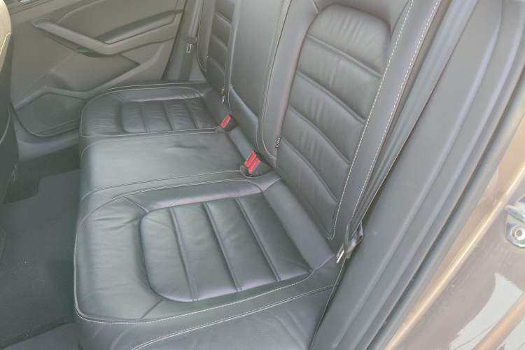 Used Volkswagen Passat 2017 330TSI DSG Luxury Edition
