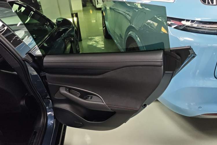 Used  SU7 2024 Rear-Drive Long-Range Intelligent Driving Version
