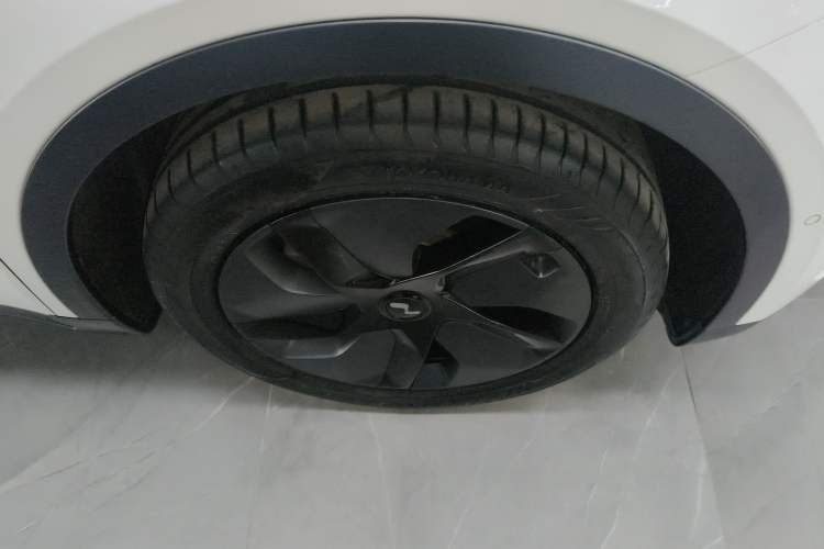 Used ONVO L60 2024 60 kWh Rear-Drive Version
