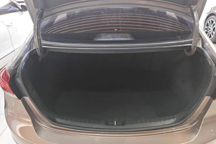 Used Hyundai Elantra 2016 1.6L Automatic ZhiXuan – Elite Version
