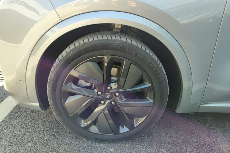 Used Li Auto L9 2022 Max model
