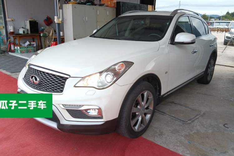 Used Infiniti QX50 2015 2.5L Comfort Edition
