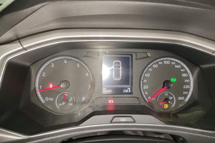 Used Volkswagen T-ROC 2018 230TSI DSG Two-Wheel Drive Advanced Version China V Standard
