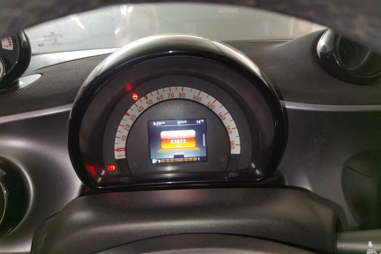 Used  fortwo 2017 1.0L 52kW New Sound Special Edition China V Emission Standard
