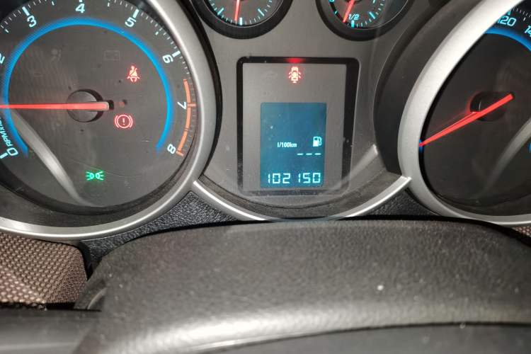 Used Chevrolet Cruze 2015 Hatchback 1.6L Manual Comfort Edition