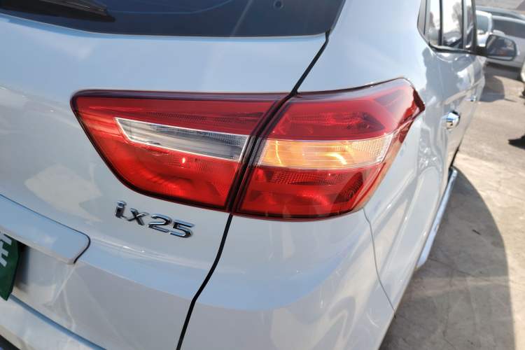 Used Hyundai ix25 2015 1.6L Automatic Two-Wheel Drive Smart GLS Trim
