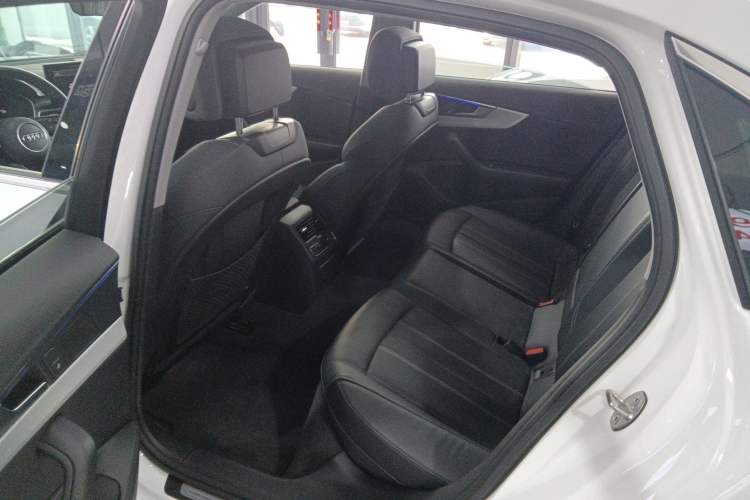 Used Audi A4L 2020 40 TFSI Luxury Dynamic Model
