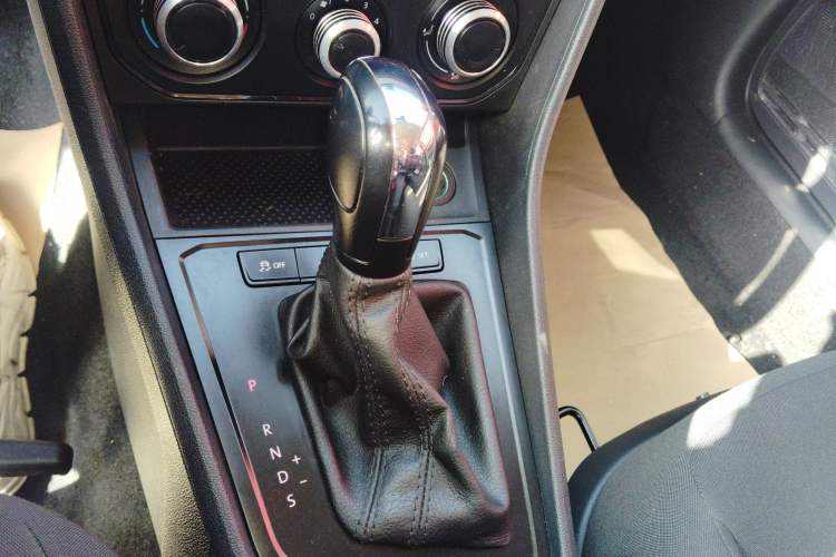 Used Volkswagen Lavida 2017 1.6L Automatic Fashion Edition
