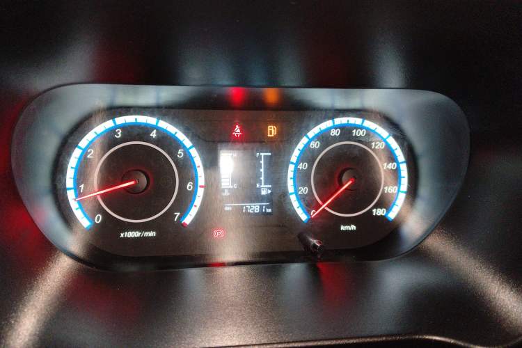 Used Chana Ruixing M60 2023 1.5L GDI Comfort-Class Passenger Vehicle 6/7 Seats
