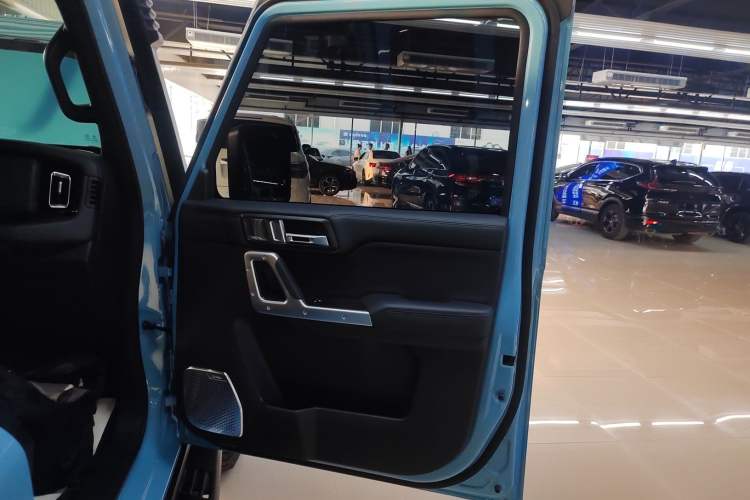 Used  T01 2025 2.0T Changfeng
