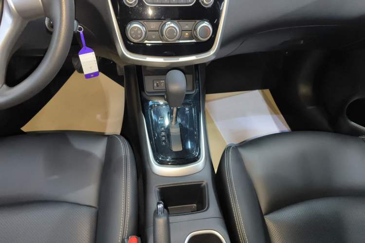 Used Nissan Tiida 2024 1.6L CVT Cool Dynamic Edition