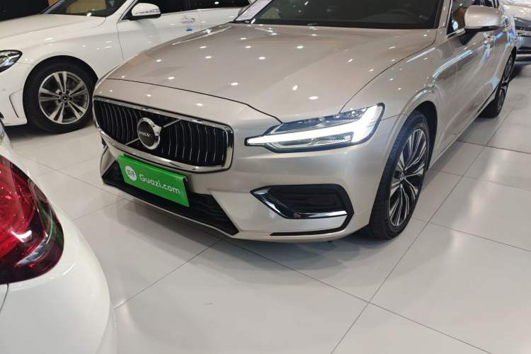 Used Volvo S60 2023 B4 Zhiyuan Luxury Edition

