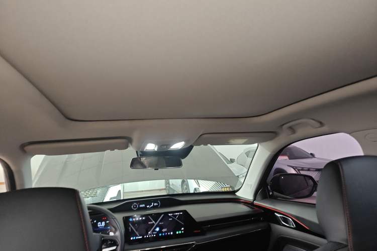 Used Oshan Z6 2022 Blue Whale 1.5T DCT Luxury Model