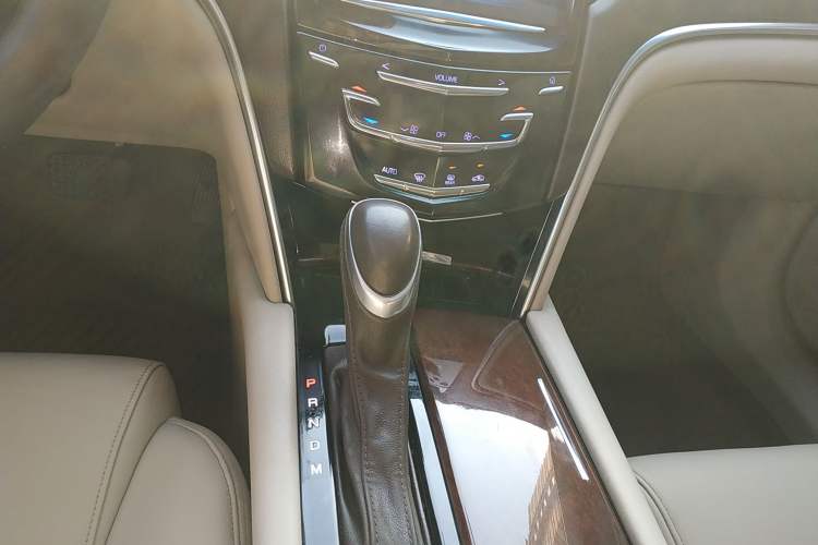 Used Cadillac XTS 2015 28T Comfort Model