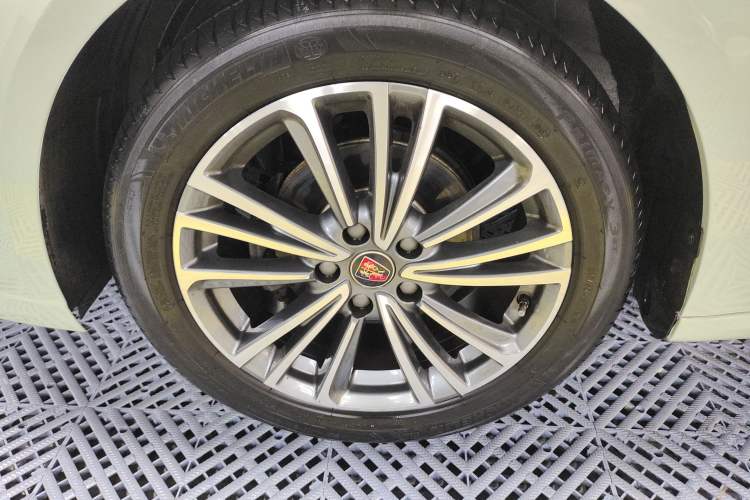 Used Roewe i6 2020 PLUS 1.6L CVT 4G Connected Glory Flagship Edition
