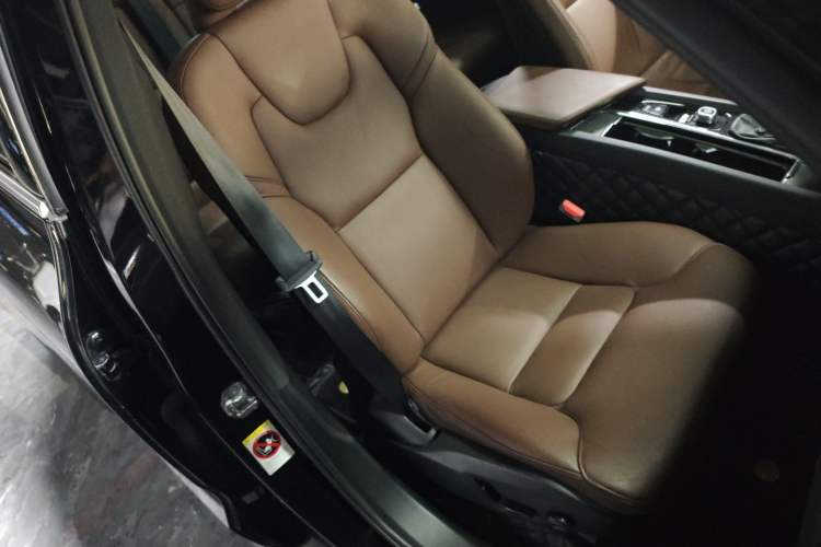 Used Volvo XC60 2019 T5 4x4 Smart Edition China VI Standard
