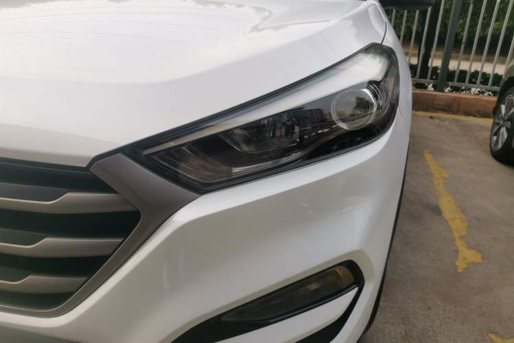 Used Hyundai Tucson 2018 1.6T Dual-Clutch Two-Wheel Drive 15th Anniversary Special Edition
