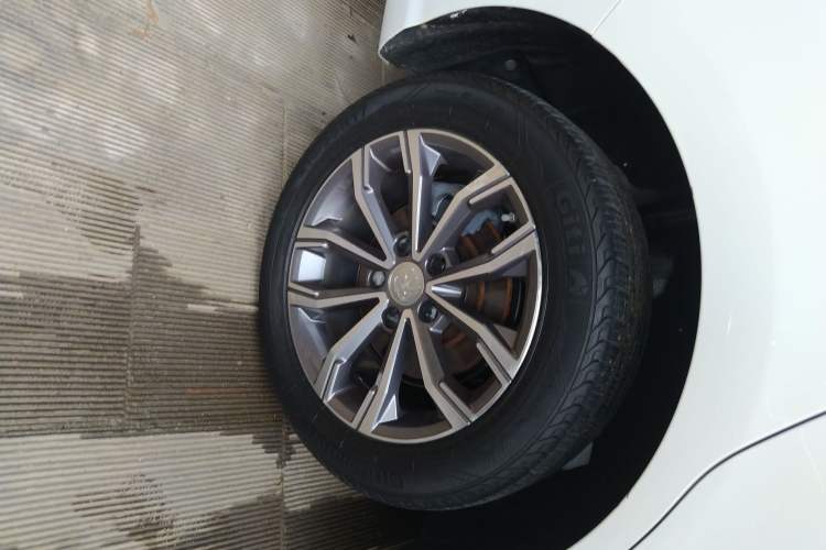 Used BYD Song MAX 2019 1.5T Automatic Smart Connect ZhiLian RuiDong 6-Seater China V Standard
