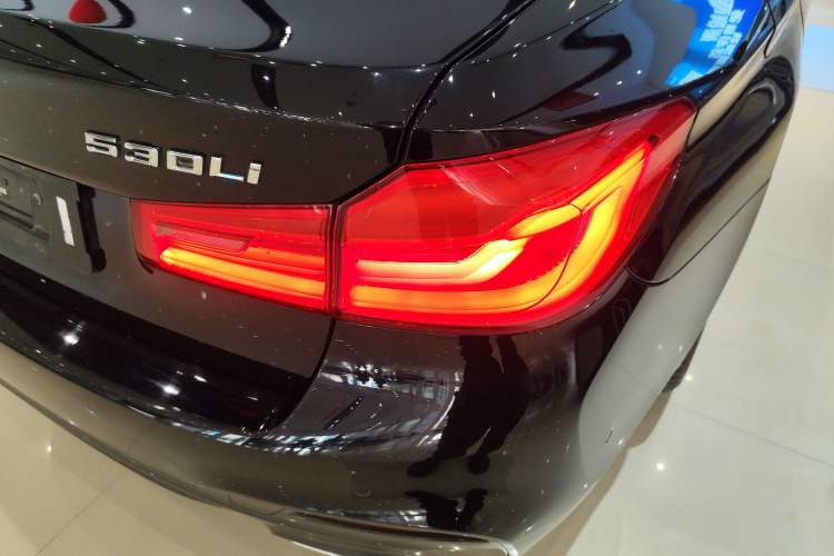 Used BMW 5 Series 2019 Restyled 525Li M Sport Package
