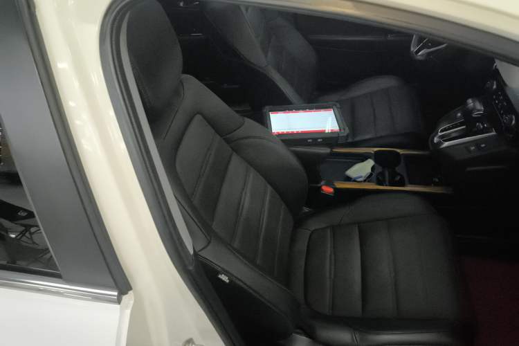 Used Honda CR-V 2017 240TURBO CVT Front-Wheel Drive Fashion Edition