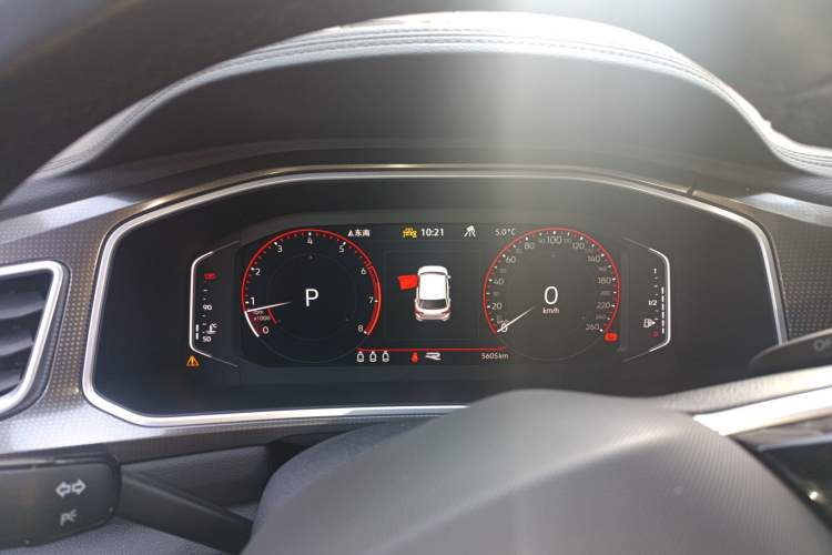 Used Volkswagen T-ROC 2023 300TSI DSG Two-Wheel-Drive Chen Guang Edition
