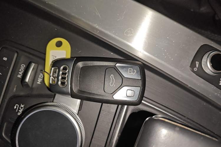 Used Audi A4L 2018 30th Anniversary Edition 40 TFSI Fashion Model
