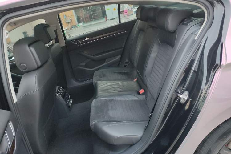 Used Volkswagen Magotan 2017 330TSI DSG Luxury Model
