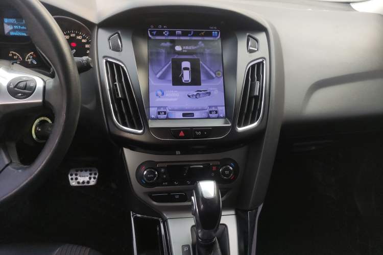 Used Ford Focus 2012 Hatchback 1.6L Automatic Fashion Edition
