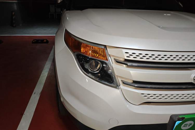 Used Ford Explorer 2013 3.5L Deluxe Model
