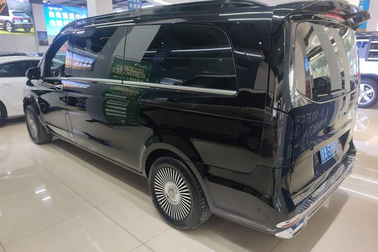 Used Mercedes-Benz Vito 2023 2.0T Elite Version 7 Seats
