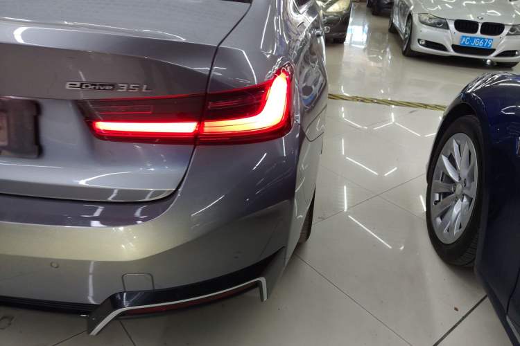 Used BMW i3 2022 eDrive 35 L
